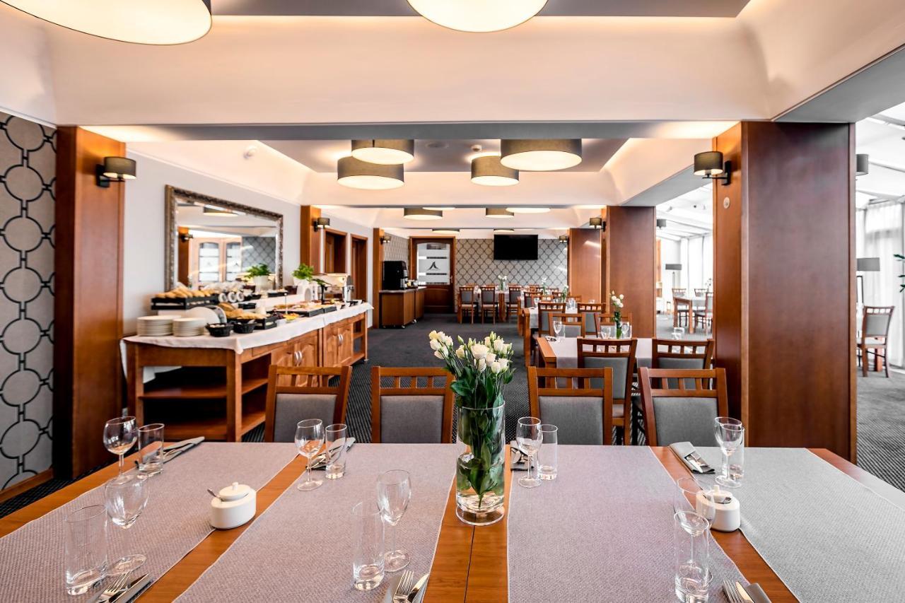 阿马尔科酒店 Środa Wielkopolska 外观 照片
